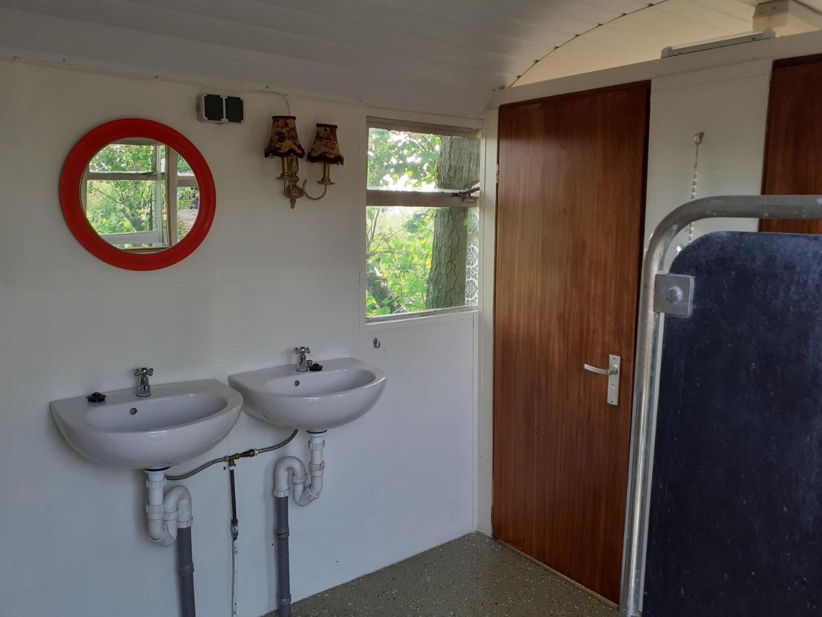 Wijndomein De Vier Ambachten -Overnachten In De Wijngaard Simonshaven Exteriér fotografie